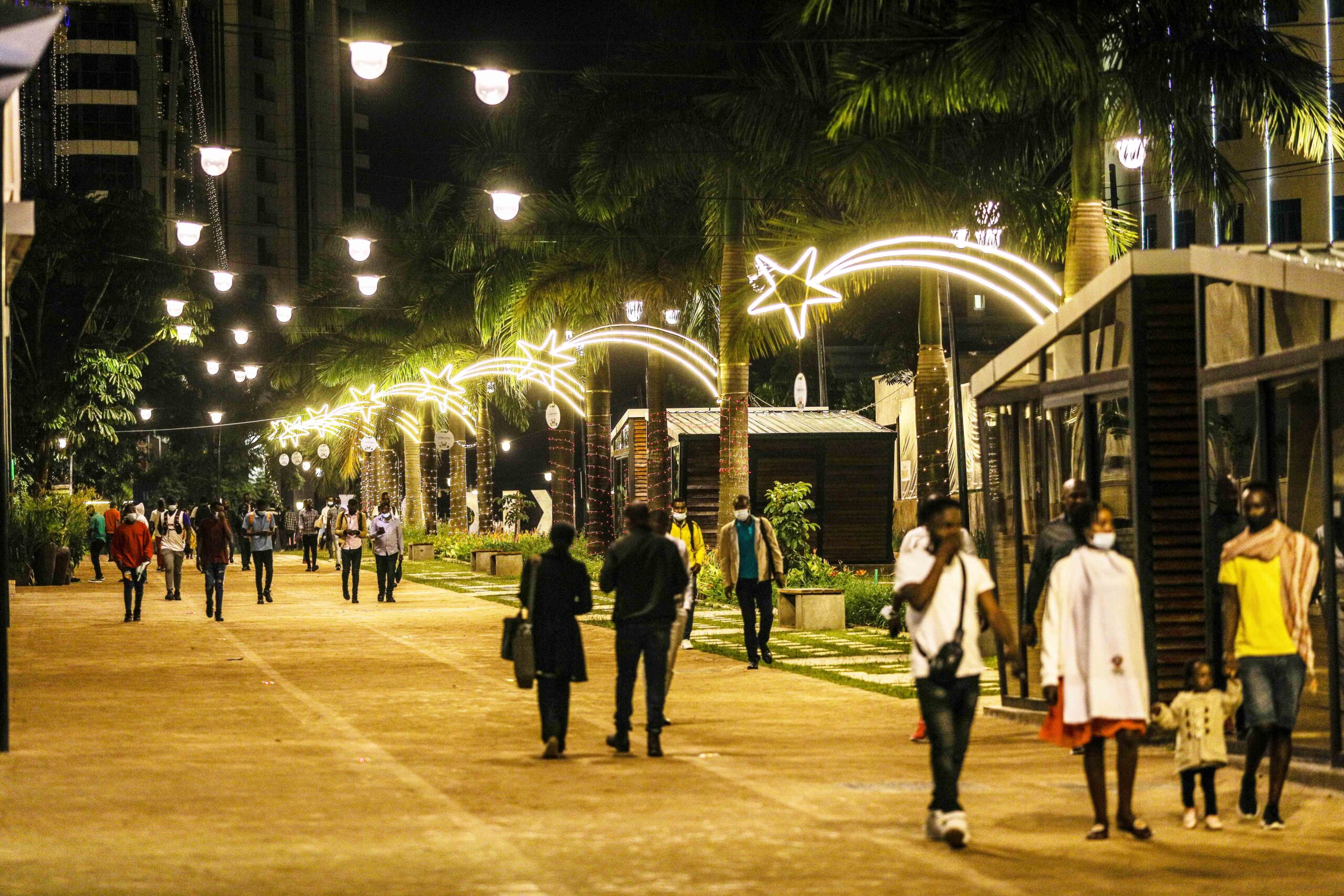 pedestrians_at_imbuga_city_walk